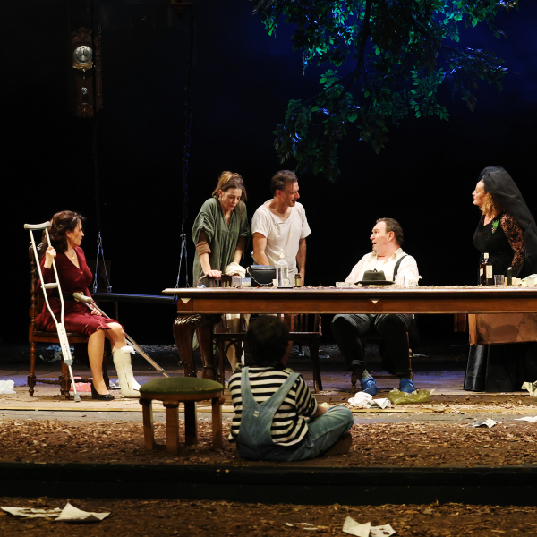 © Archiv Theater Akzent Urnebesna tragedija