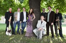 in between 5 Miss Moravia - © Archiv Theater Akzent in between 5 Miss Moravia - © Archiv Theater Akzent