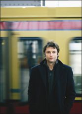 fremd - Alfred Dorfer -1 - Ein Stück von Alfred Dorfer &copy; akzent.at