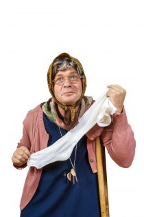 Markus Hirtler als Ermi-Oma Ärger-Therapie - © Christopher Mavric Markus Hirtler als Ermi-Oma Ärger-Therapie - © Christopher Mavric