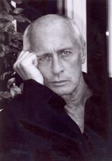 EIN PAAR SCHRITTE ZURÜCK -1 - frühe Gedichte von Peter Turrini gelesen von Heinz Trixner Turrini über den Dächern von Wien25.2. bias 7.3.2009 &copy; akzent.at