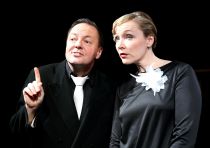 Rosen auf den Weg gestreut -  &copy; Barbara Palffy