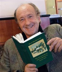 Advent, Advent - der Obstler brennt! -  © Archiv Theater Akzent