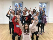 Tanzshow 2018 & Zeitsprung - © Archiv Theater Akzent Tanzshow 2018 & Zeitsprung - © Archiv Theater Akzent