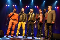 Flying Pickets -  &copy; Robert Day