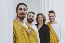 SiA MYTHOS Was uns die Götter heute sagen - Adele Nauhauser und Edi Nulz © Edi Nulz SiA MYTHOS Was uns die Götter heute sagen - Adele Nauhauser und Edi Nulz © Edi Nulz