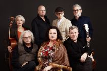 Die Liebe ist ein Höllenhund -  &copy; Maria Frodl