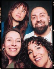 Ein guter Abend - Bettina Ludwig, Ali Mahlodji, Mari Lang und Ina Regen © Archiv Theater Akzent Ein guter Abend - Bettina Ludwig, Ali Mahlodji, Mari Lang und Ina Regen © Archiv Theater Akzent