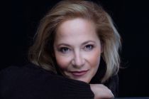 Hier Sitz Lach - Monica Weilzettl &copy; Manfred Baumann