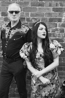 Mick Harvey und Amanda Acevedo -  &copy; Archiv Theater Akzent