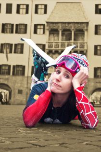 Eingefädelt - Tanja Ghetta - © Archiv Theater Akzent Eingefädelt - Tanja Ghetta - © Archiv Theater Akzent